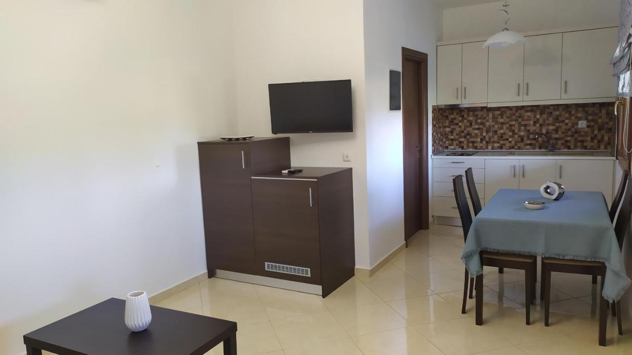 Nikitihouse Apartments 1 ภายนอก รูปภาพ