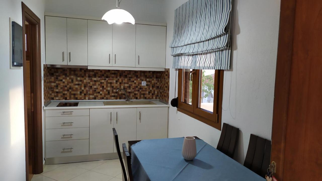 Nikitihouse Apartments 1 ภายนอก รูปภาพ