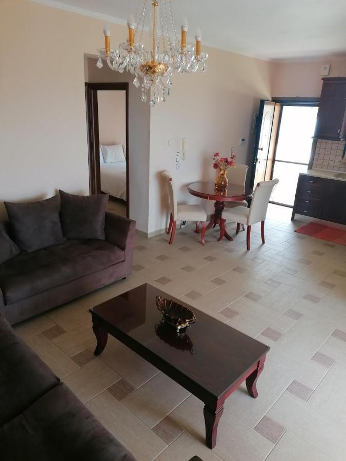Nikitihouse Apartments 1 ภายนอก รูปภาพ